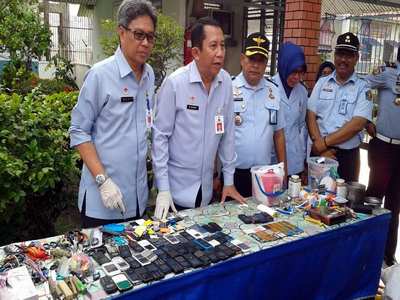 Kanwil Menhumkam Kepri Temukan Bong dan Senjata Tajam di Rutan Karimun